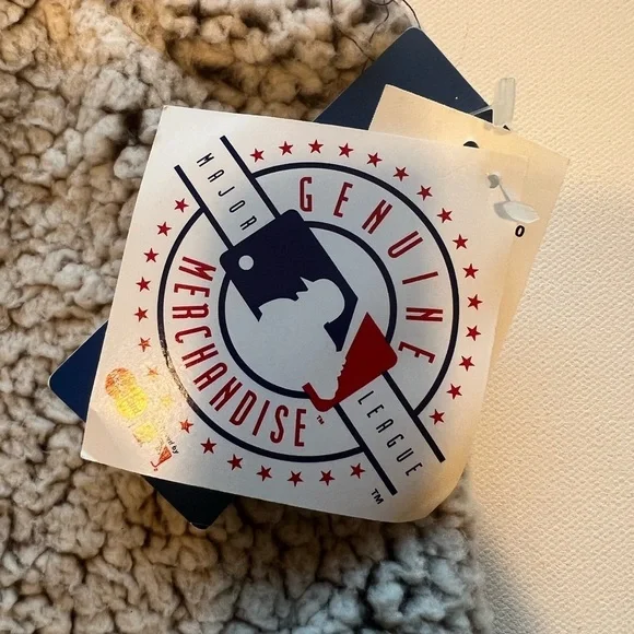 NWT Women's Chicago Cubs Sherpa Vest Size Medium (B5) - Picture 3 of 5